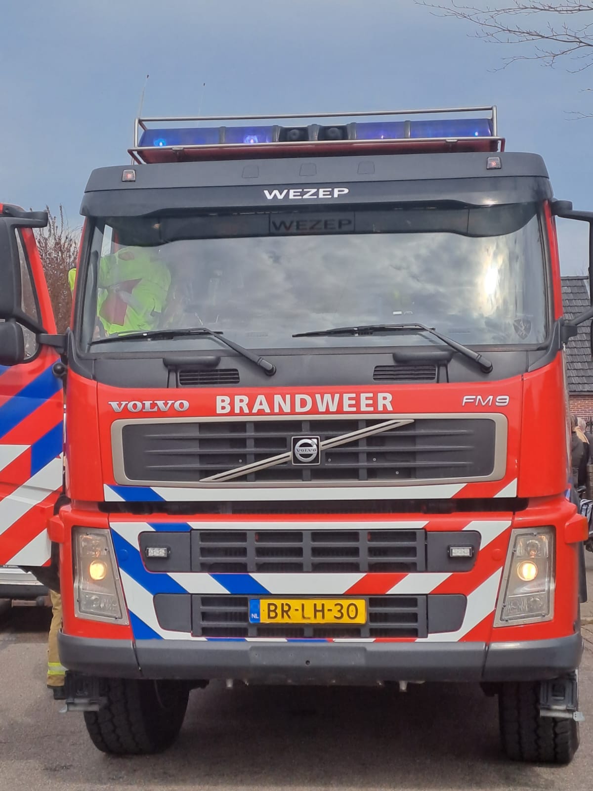 06-1941 1e Tankautospuit (Terreinvaardig) Volvo Fm9 4x4r Fal8.0 Rad-l90